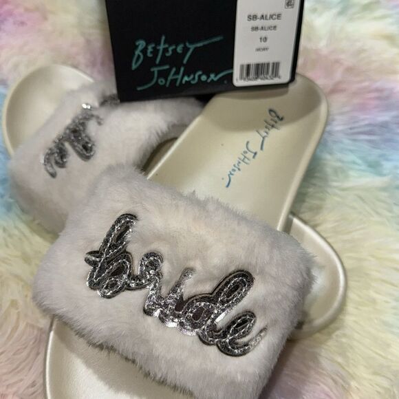 Betsey Johnson BRIDE pool slides - Picture 8 of 9